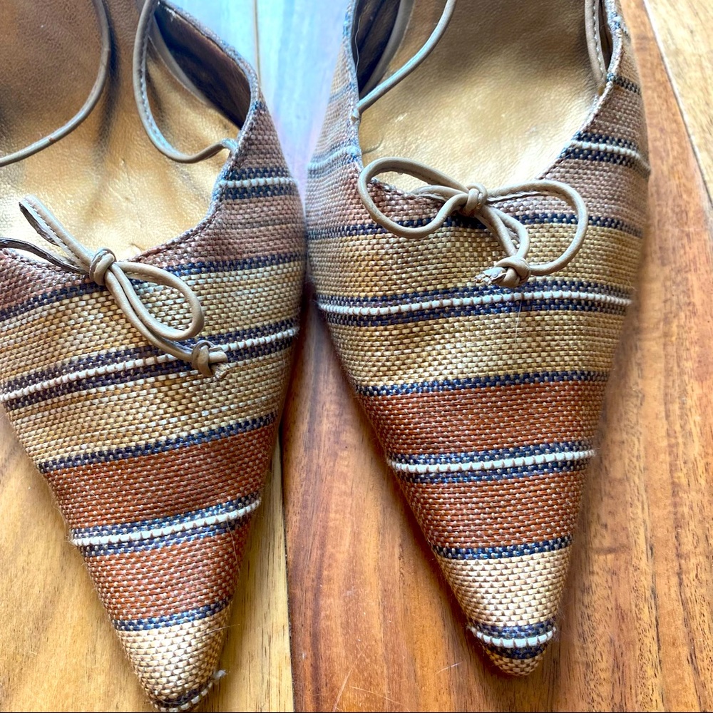 Women’s Slingback Heel Pumps Size 9.5 Brown & Gold fabric upper.